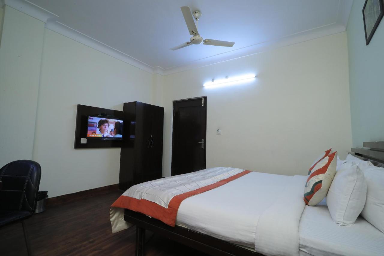 Hotel Vivek Continental Gwalior Luaran gambar