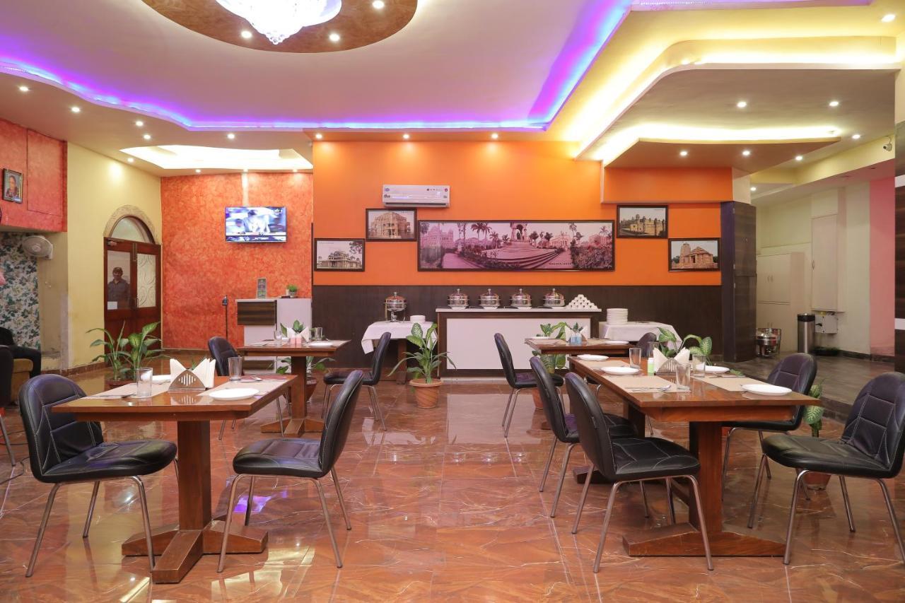 Hotel Vivek Continental Gwalior Luaran gambar