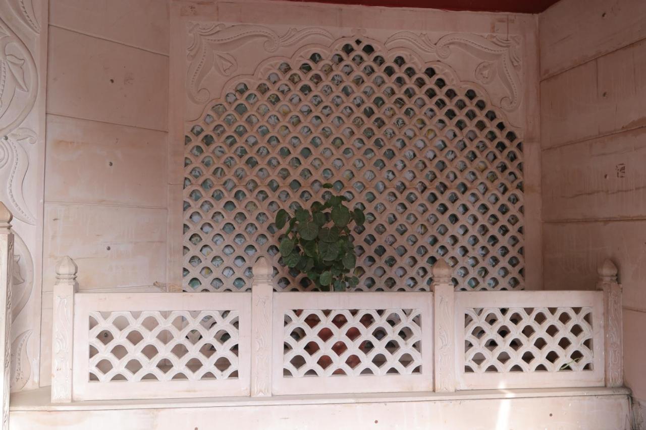 Hotel Vivek Continental Gwalior Luaran gambar