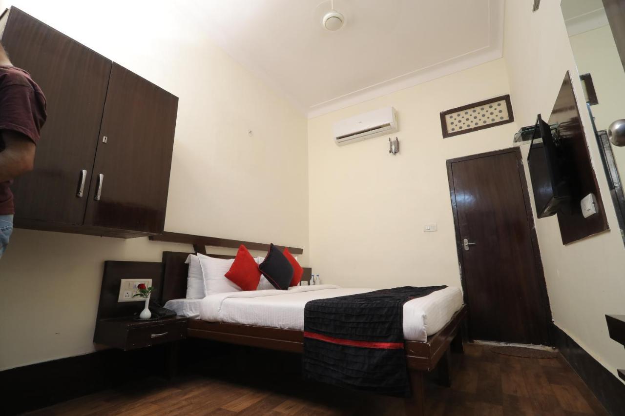 Hotel Vivek Continental Gwalior Luaran gambar