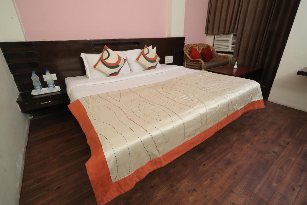 Hotel Vivek Continental Gwalior Luaran gambar