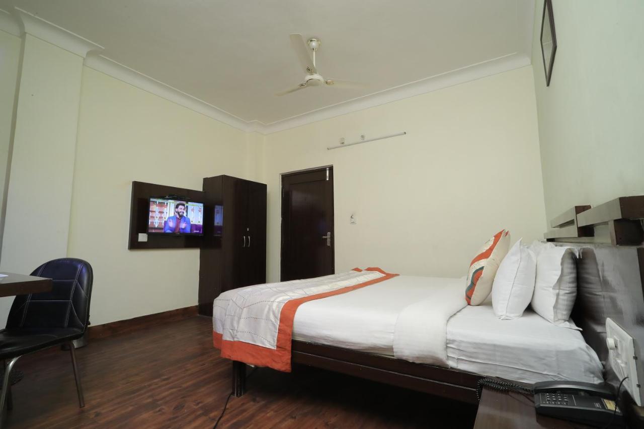 Hotel Vivek Continental Gwalior Luaran gambar