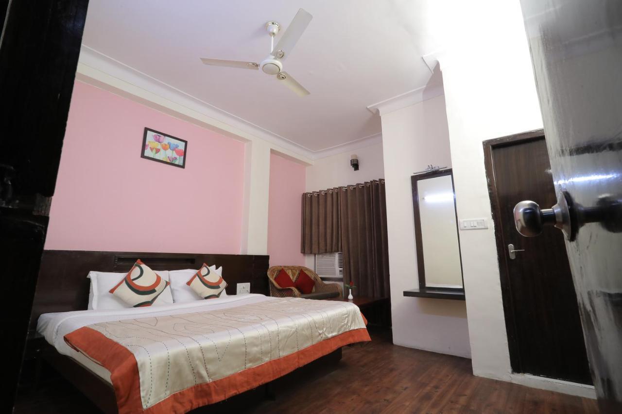 Hotel Vivek Continental Gwalior Luaran gambar