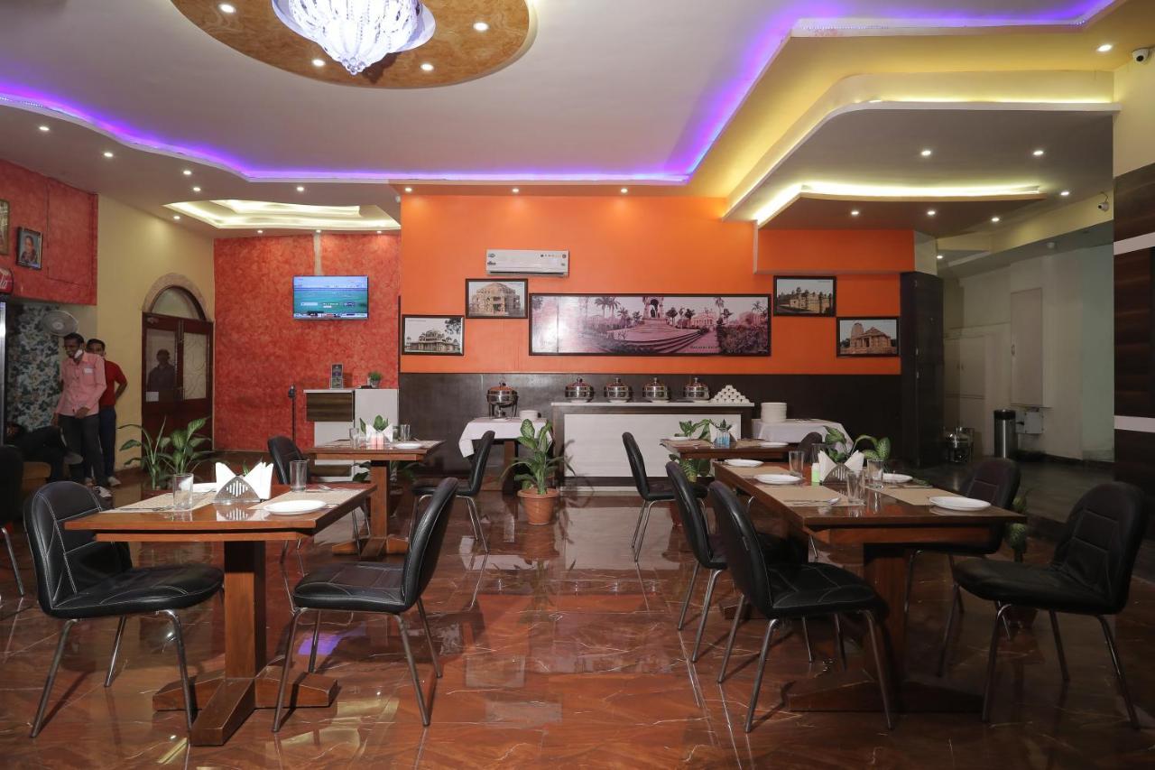 Hotel Vivek Continental Gwalior Luaran gambar