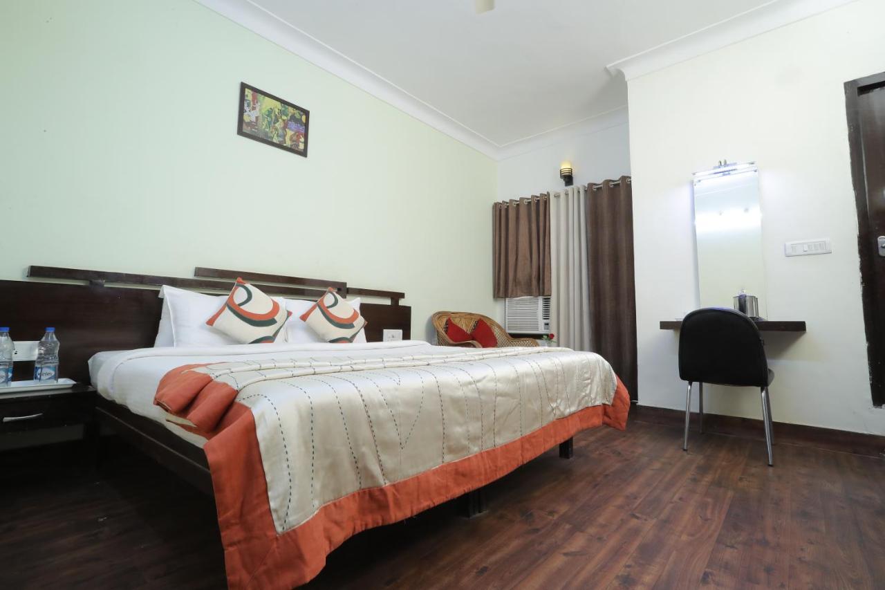 Hotel Vivek Continental Gwalior Luaran gambar