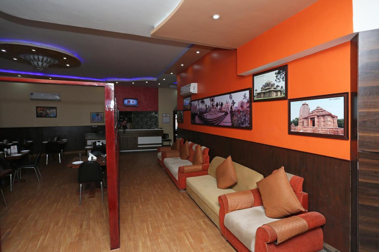 Hotel Vivek Continental Gwalior Luaran gambar